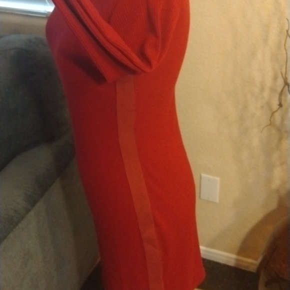 Blue Collection Red Dress Very Cute Long Sleeve fitted Style. - Picture 3 of 12